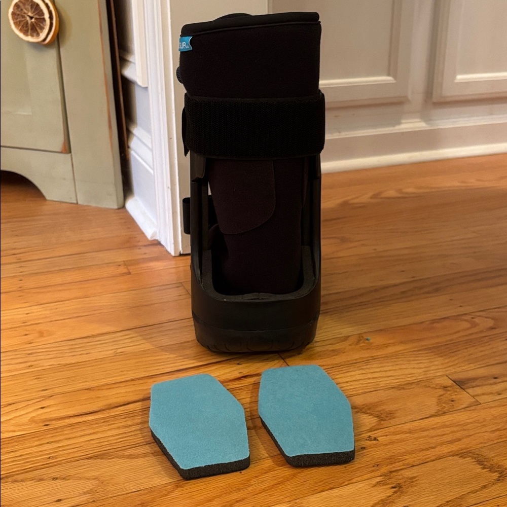 Ossur Formfit Medical Boot - Picture 4 of 9